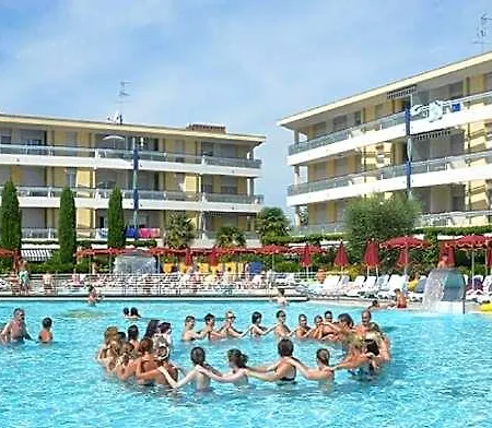 Hotel Gracious 3 Flat With Pool 3*