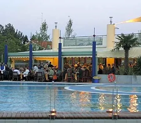 Gracious 3 Flat With Pool Bibione
