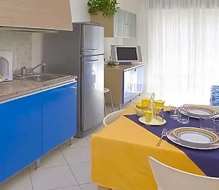 호텔 Gracious 3 Flat With Pool 3*
